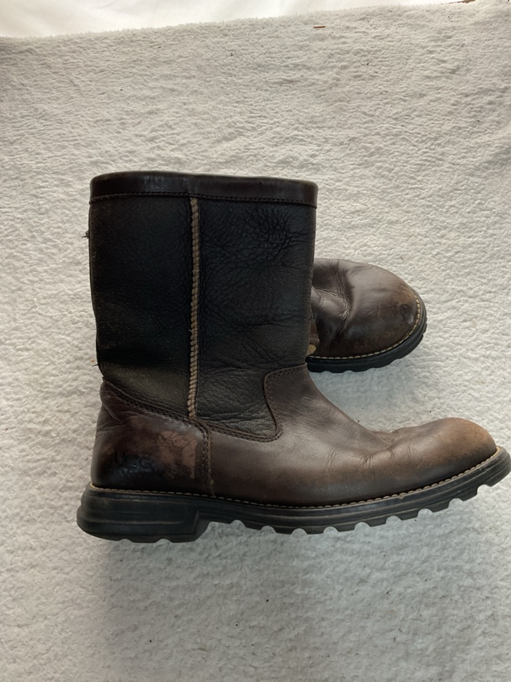 Men's Brown Leather UGG Boots with fur. - Picture 3 of 5